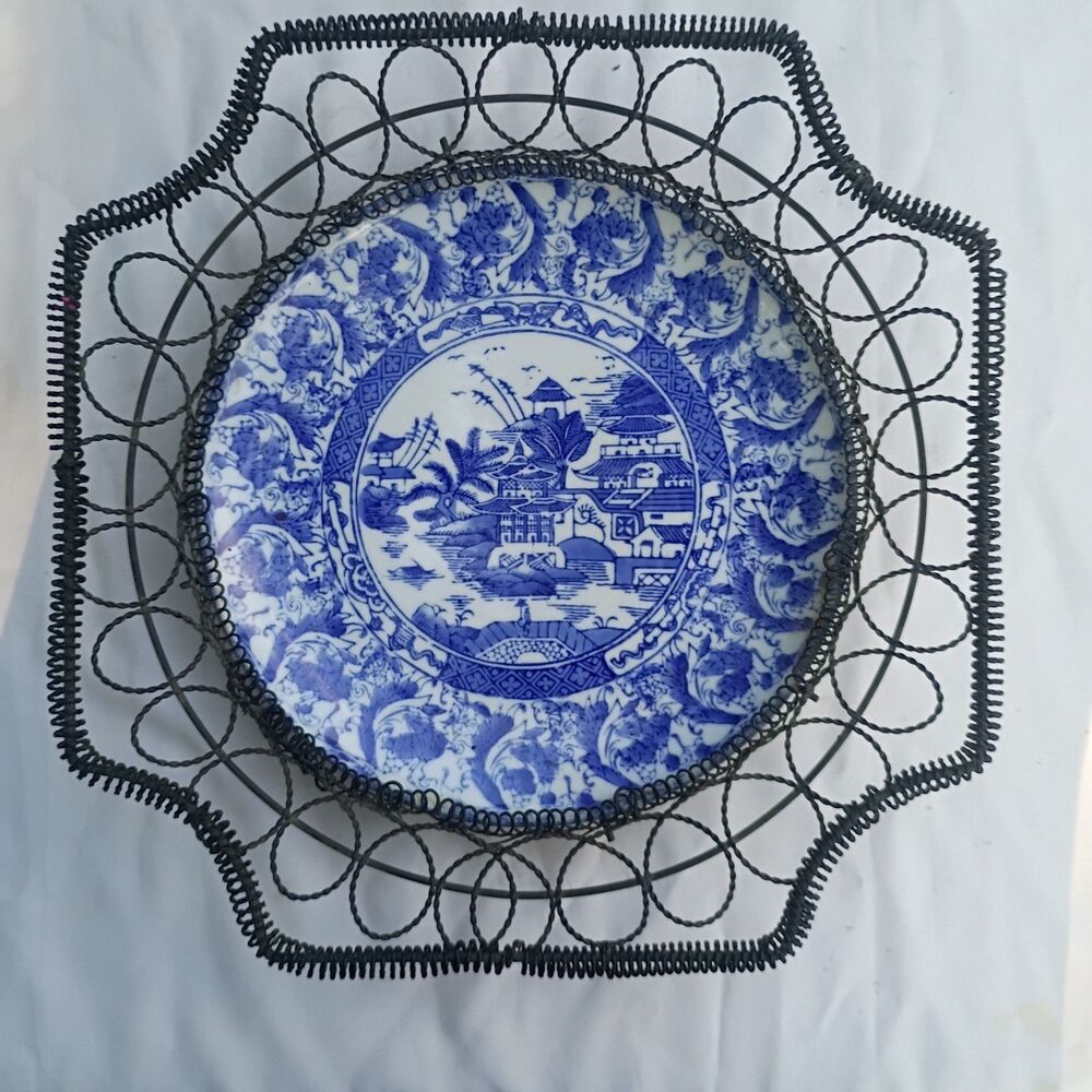 Beautiful Porcelain Delft Japanese Blue And White Plate in Twisted Wire Holder